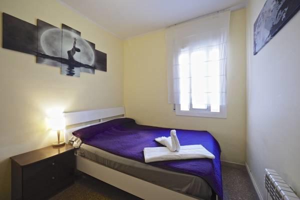 Motorsport Barcelona Hostel Bagian luar foto